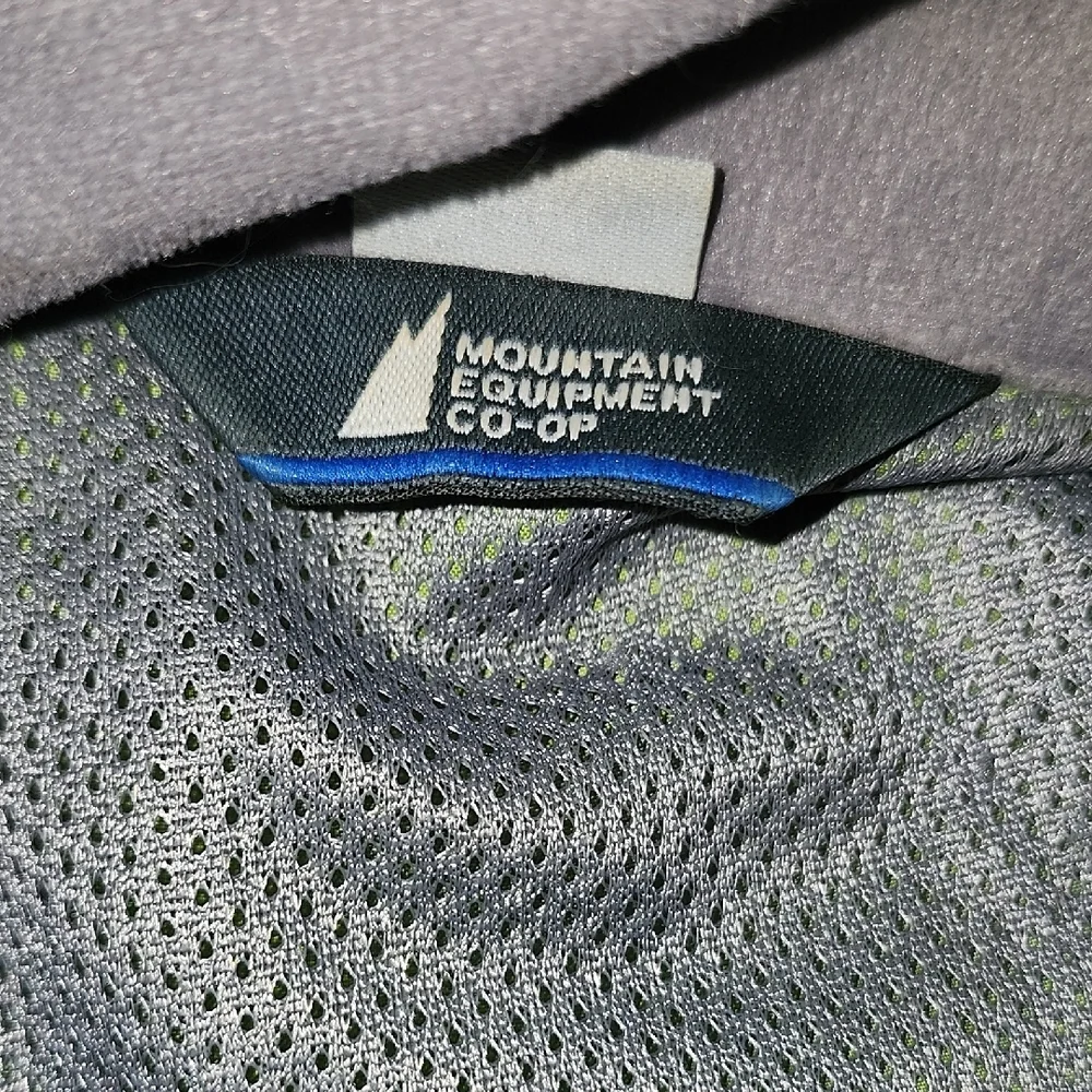 MEC Green Jacket with Reflective Accents - Picture 2 of 7